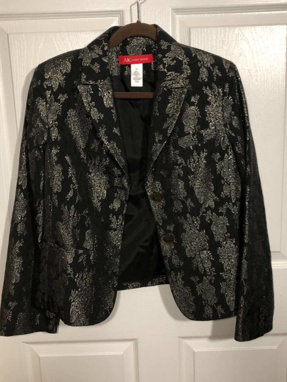 Anne Klein black dressy silver embroidered with flowery pattern, 10